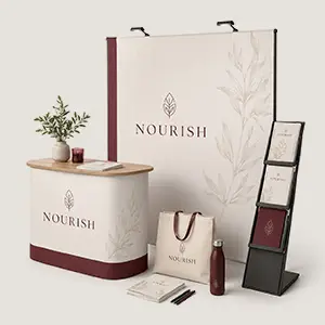 Verkaufstheke, Tragetaschen und Broschürenständer mit Nourish-Branding